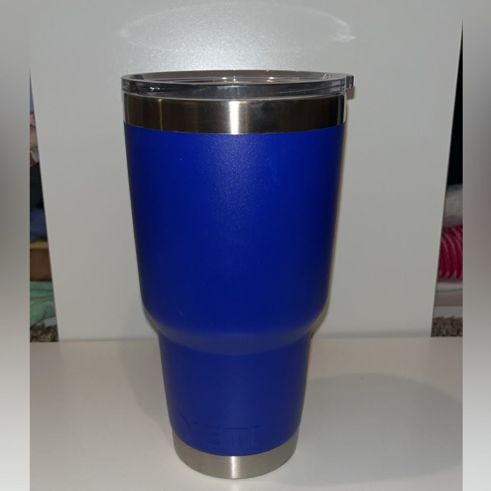 Bright blue yeti